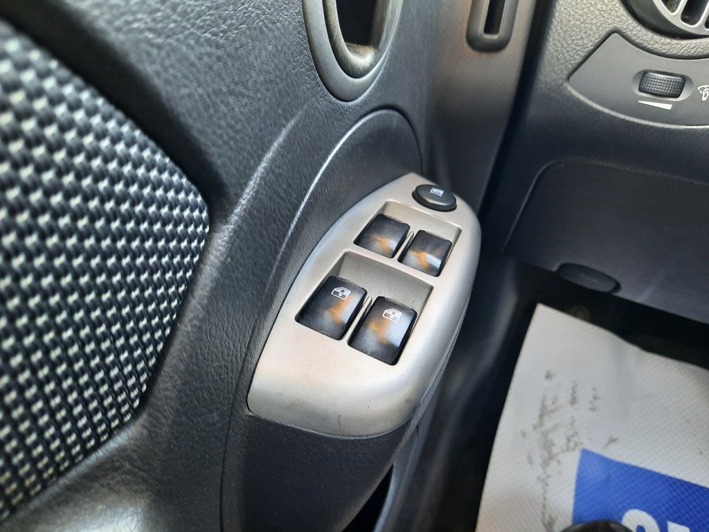 2008 Pontiac Wave SE in Hebbville, Nova Scotia - 10 - w1024h768px