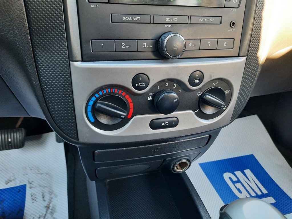 2008 Pontiac Wave SE in Hebbville, Nova Scotia - 16 - w1024h768px