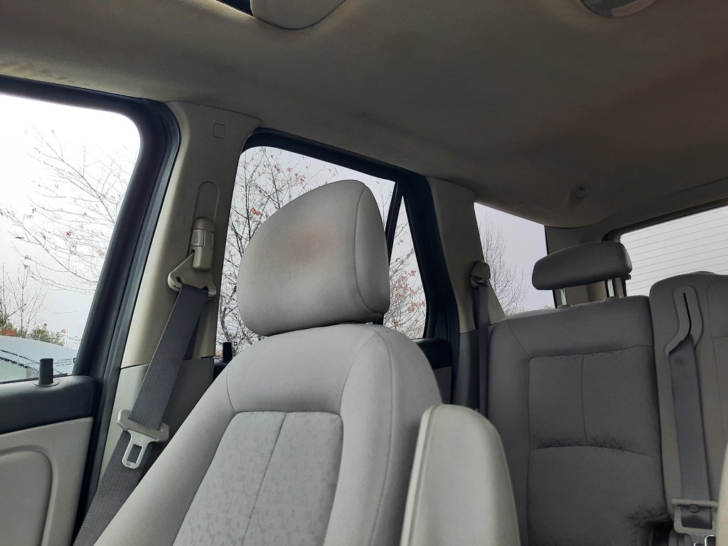 2006 Saturn VUE Base in Hebbville, Nova Scotia - 20 - w1024h768px