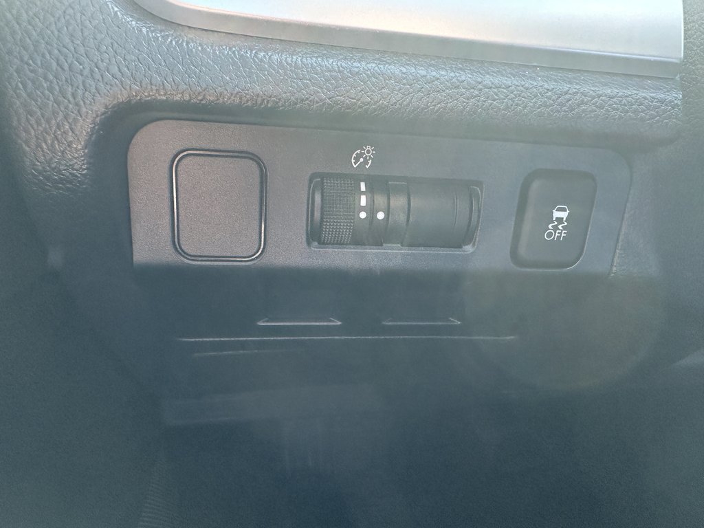 2016 Subaru Crosstrek 2.0i w/Touring Pkg in Hebbville, Nova Scotia - 12 - w1024h768px
