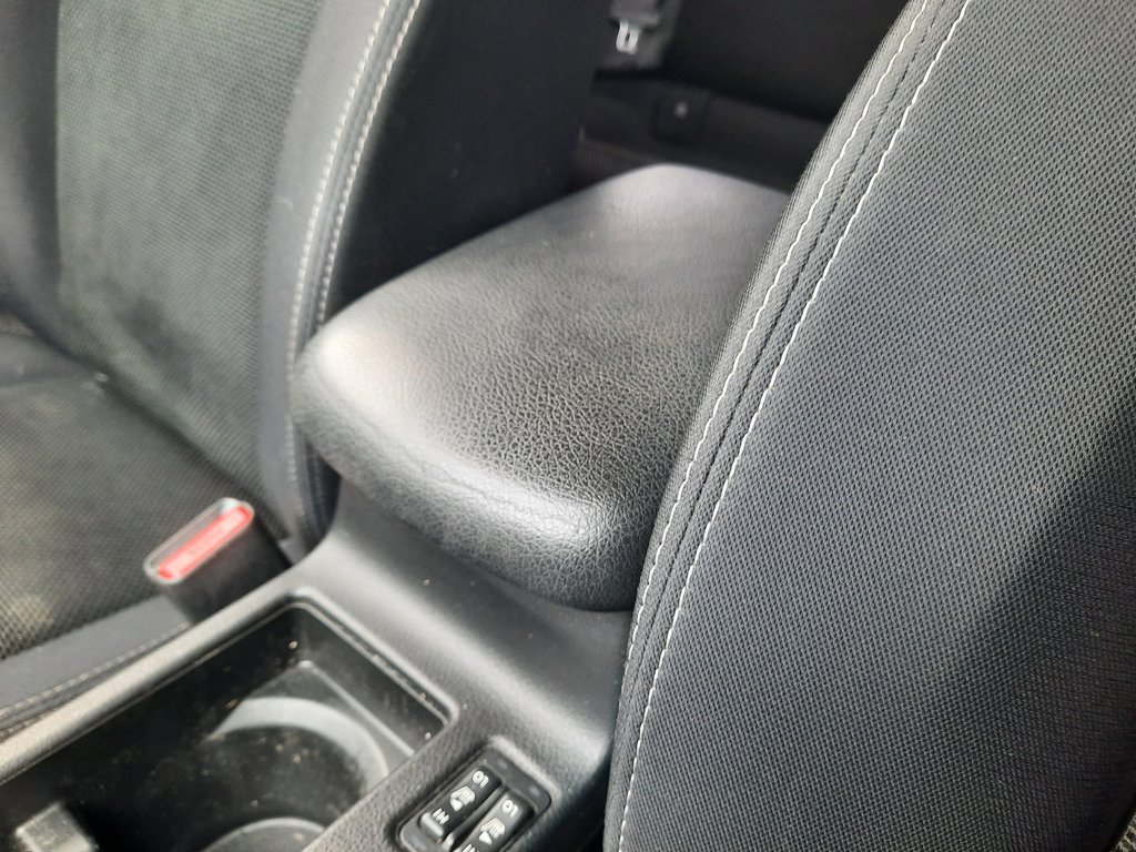 2013 Subaru XV Crosstrek 2.0i w/Touring Pkg in Hebbville, Nova Scotia - 18 - w1024h768px