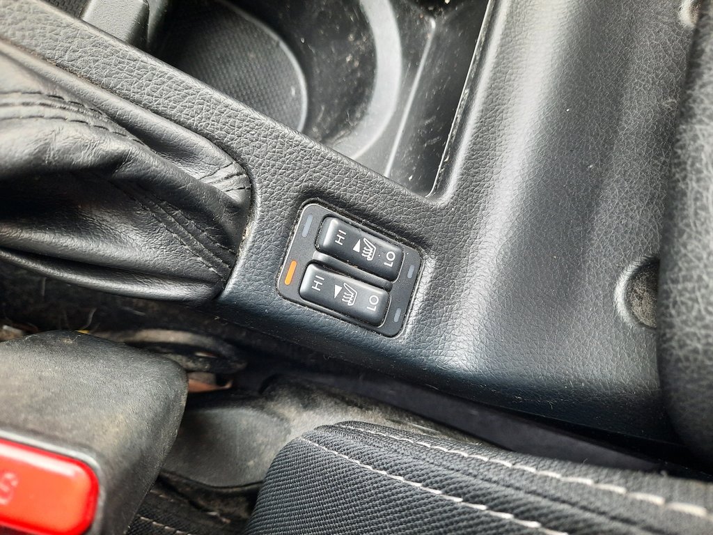 2013 Subaru XV Crosstrek 2.0i w/Touring Pkg in Hebbville, Nova Scotia - 17 - w1024h768px