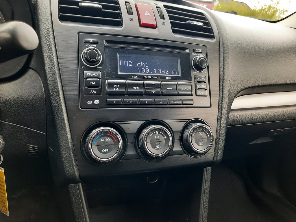 2013 Subaru XV Crosstrek 2.0i w/Touring Pkg in Hebbville, Nova Scotia - 15 - w1024h768px