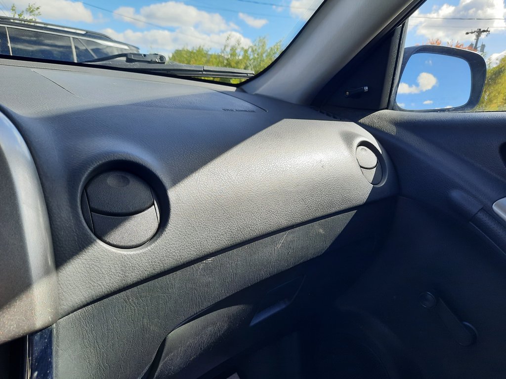 2004 Toyota Matrix Base in Hebbville, Nova Scotia - 16 - w1024h768px