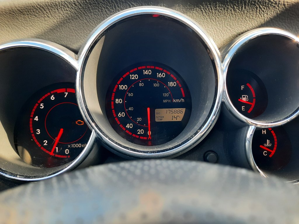 2004 Toyota Matrix Base in Hebbville, Nova Scotia - 12 - w1024h768px