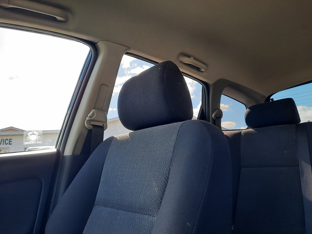 2004 Toyota Matrix Base in Hebbville, Nova Scotia - 18 - w1024h768px