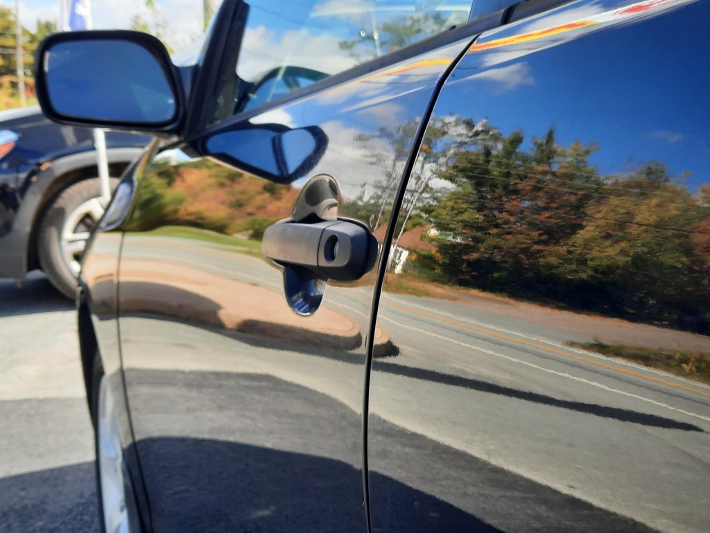 2004 Toyota Matrix Base in Hebbville, Nova Scotia - 10 - w1024h768px