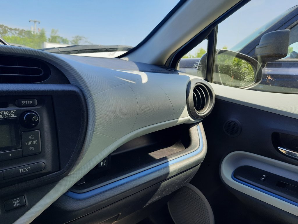 2012 Toyota Prius C BASE in Hebbville, Nova Scotia - 20 - w1024h768px