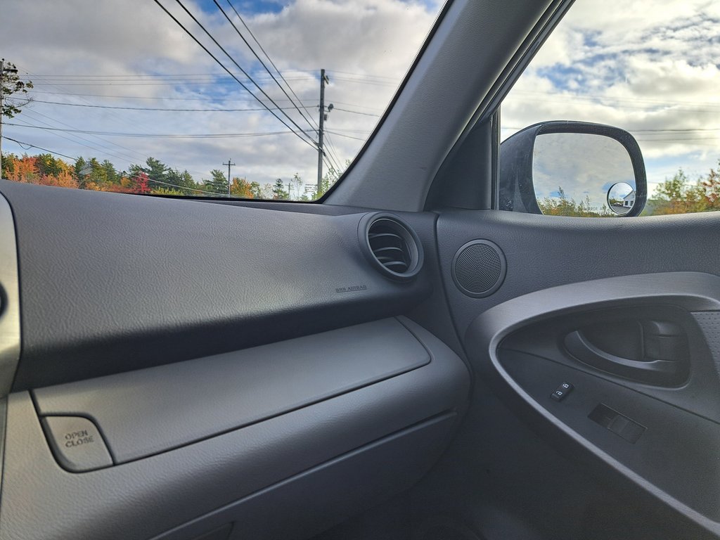 2012 Toyota RAV4 Base in Hebbville, Nova Scotia - 21 - w1024h768px