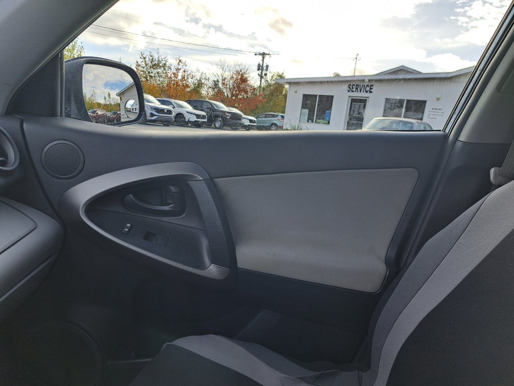 2012 Toyota RAV4 Base in Hebbville, Nova Scotia - 22 - w1024h768px