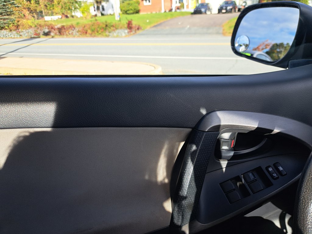 2012 Toyota RAV4 Base in Hebbville, Nova Scotia - 10 - w1024h768px