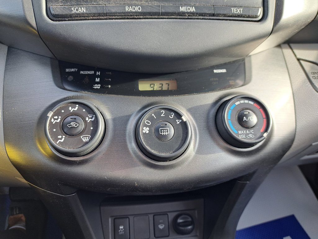 2012 Toyota RAV4 Base in Hebbville, Nova Scotia - 17 - w1024h768px