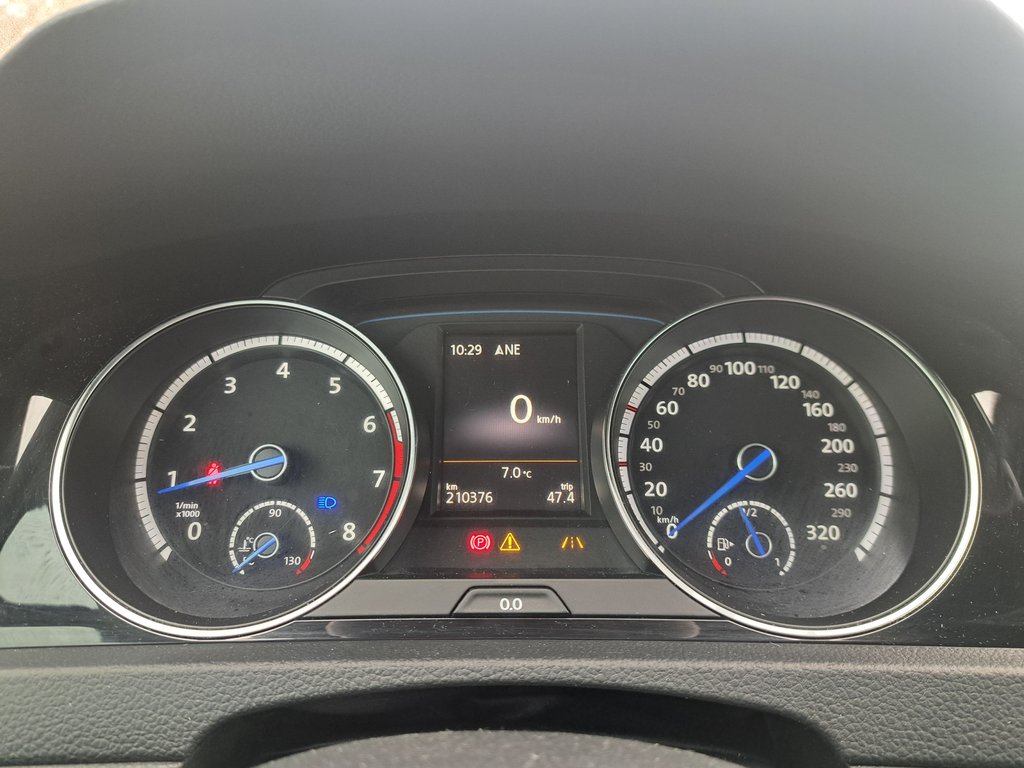 2016 Volkswagen Golf R BASE in Hebbville, Nova Scotia - 13 - w1024h768px