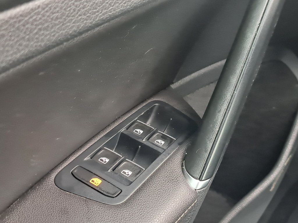 2016 Volkswagen Golf R BASE in Hebbville, Nova Scotia - 10 - w1024h768px