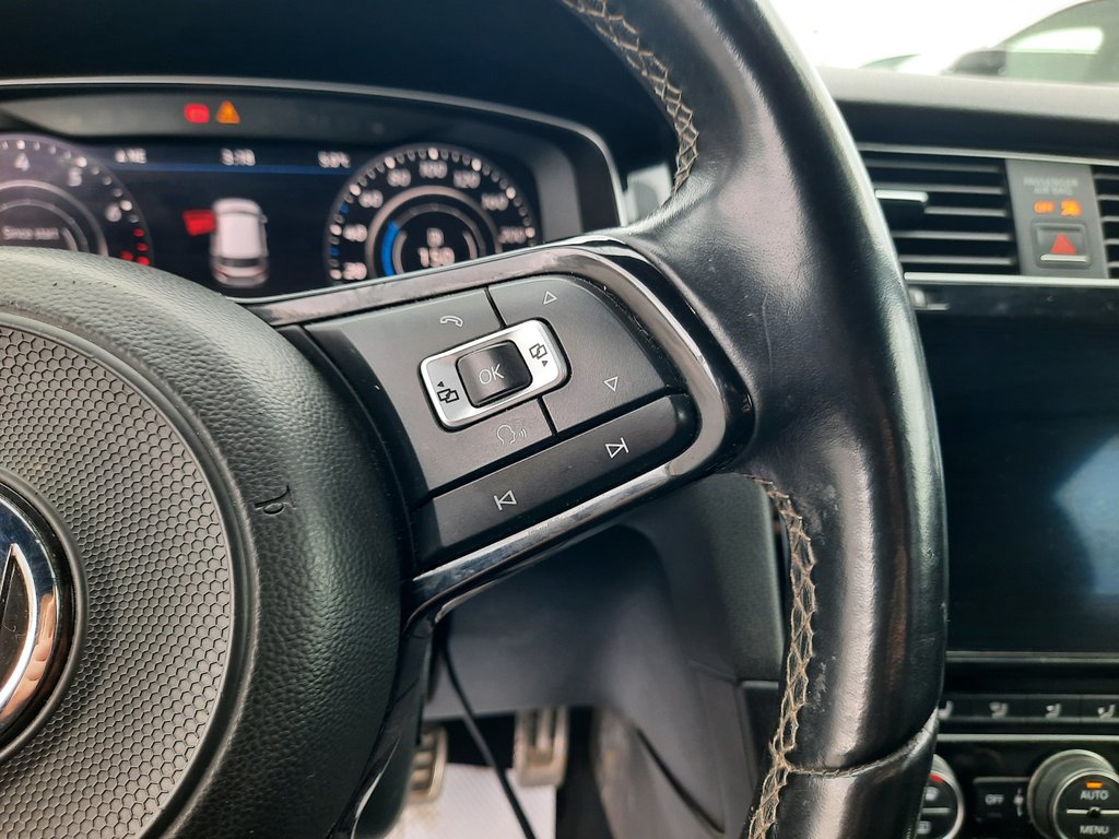 2018 Volkswagen Golf R BASE in Hebbville, Nova Scotia - 8 - w1024h768px