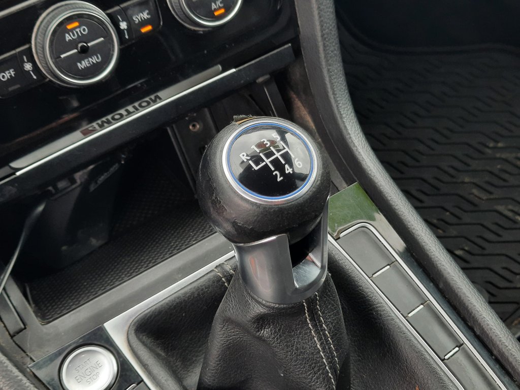 2018 Volkswagen Golf R BASE in Hebbville, Nova Scotia - 13 - w1024h768px