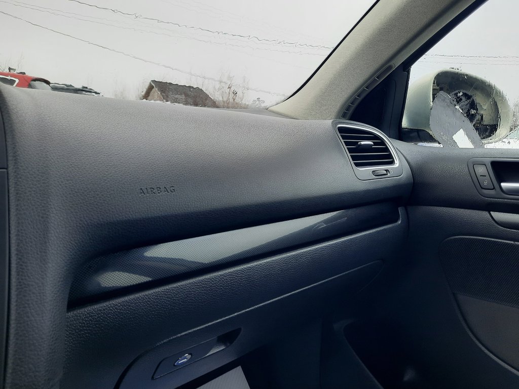 2012 Volkswagen Golf Wagon Comfortline in Hebbville, Nova Scotia - 19 - w1024h768px