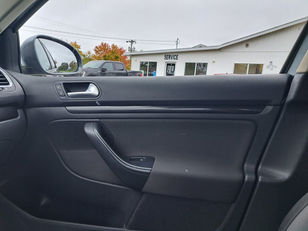 2012 Volkswagen Golf Wagon Trendline in Hebbville, Nova Scotia - 17 - w1024h768px