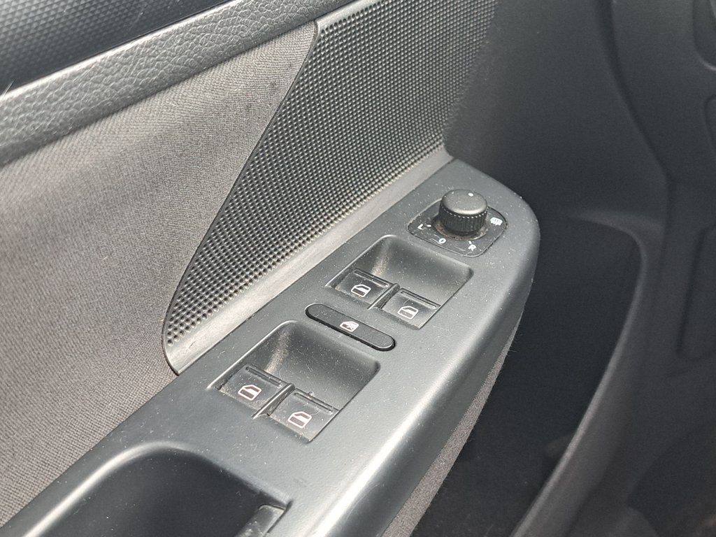 2012 Volkswagen Golf Wagon Trendline in Hebbville, Nova Scotia - 11 - w1024h768px