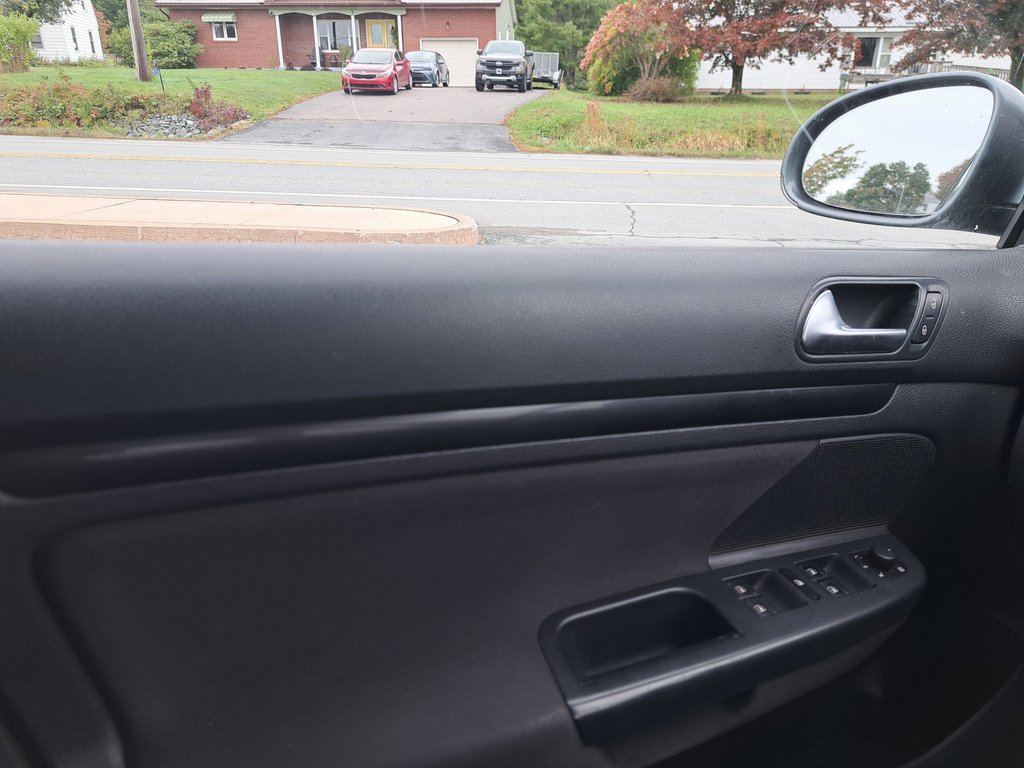 2012 Volkswagen Golf Wagon Trendline in Hebbville, Nova Scotia - 10 - w1024h768px
