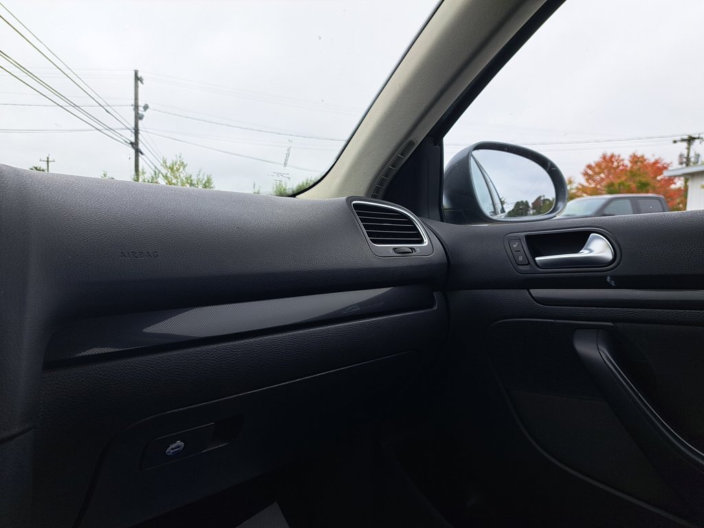 2012 Volkswagen Golf Wagon Trendline in Hebbville, Nova Scotia - 16 - w1024h768px