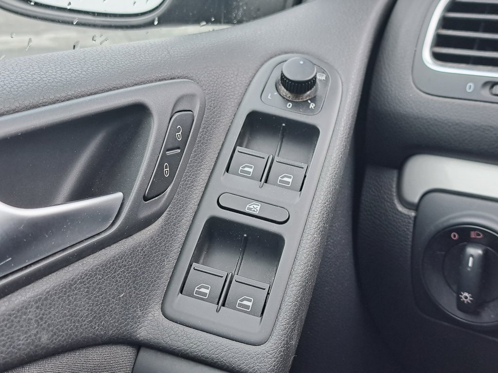 2012 Volkswagen Golf Trendline in Hebbville, Nova Scotia - 11 - w1024h768px