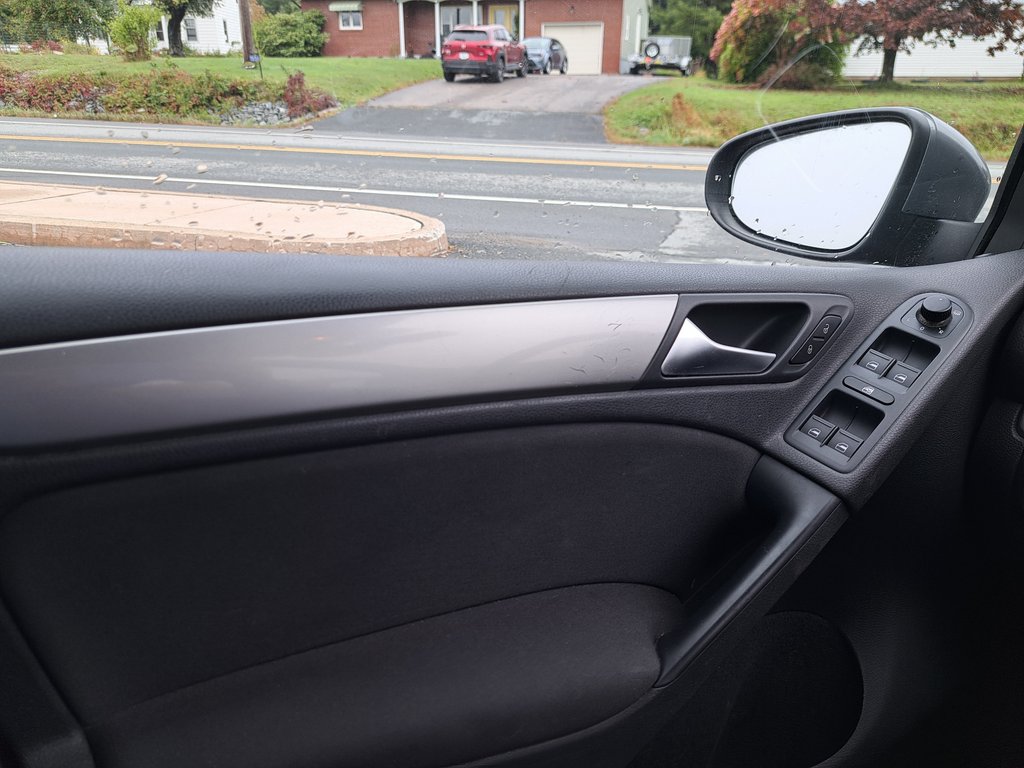 2012 Volkswagen Golf Trendline in Hebbville, Nova Scotia - 10 - w1024h768px