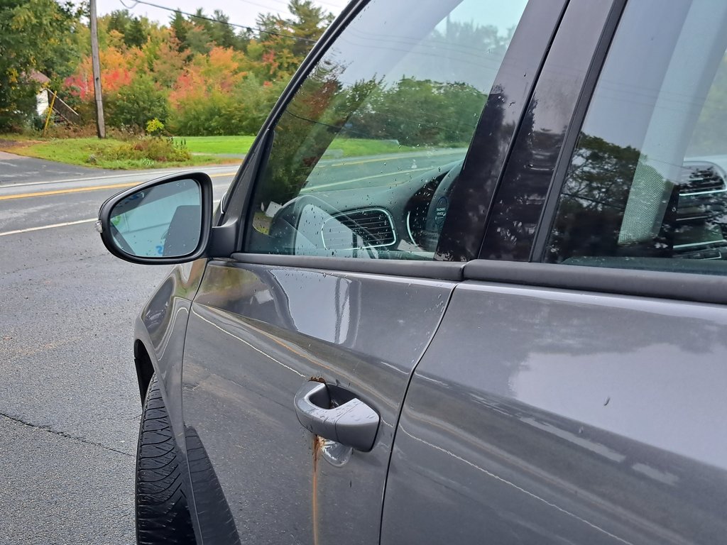 2012 Volkswagen Golf Trendline in Hebbville, Nova Scotia - 9 - w1024h768px