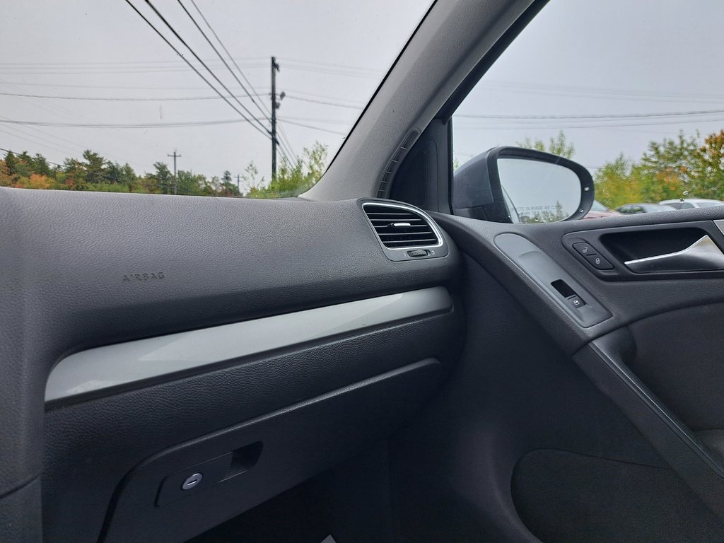 2012 Volkswagen Golf Trendline in Hebbville, Nova Scotia - 17 - w1024h768px