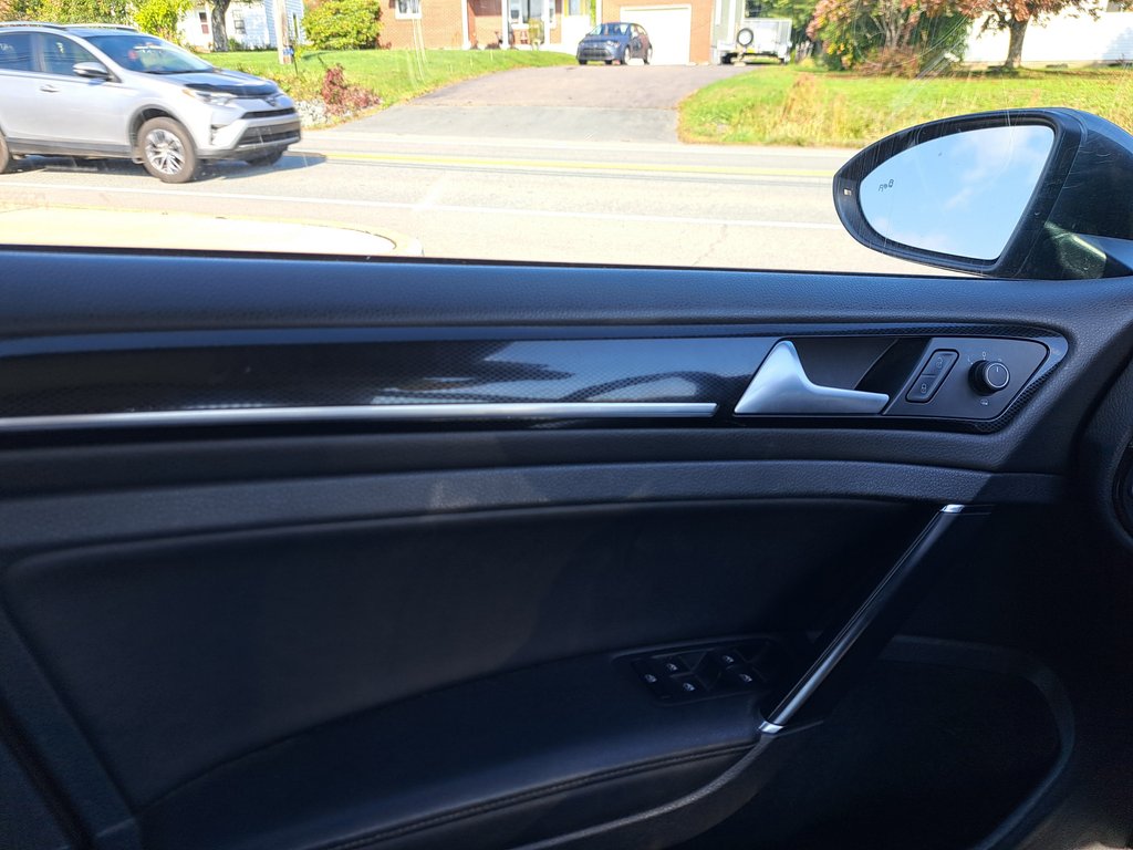 2017 Volkswagen Golf Highline in Hebbville, Nova Scotia - 11 - w1024h768px