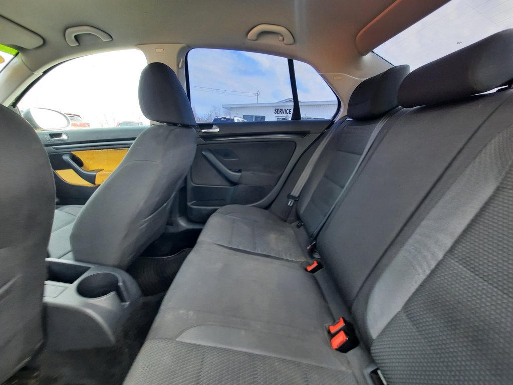 2010 Volkswagen Jetta Sedan Trendline in Hebbville, Nova Scotia - 19 - w1024h768px