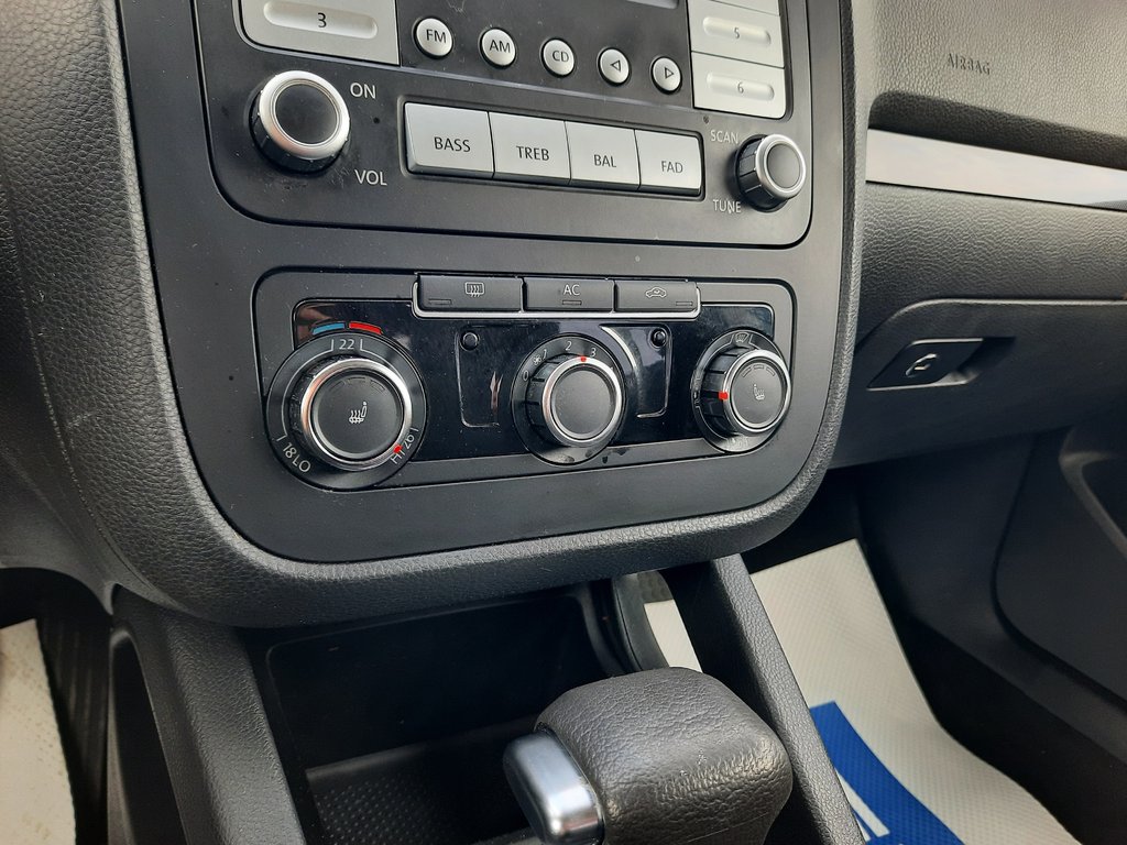 2010 Volkswagen Jetta Sedan Trendline in Hebbville, Nova Scotia - 12 - w1024h768px