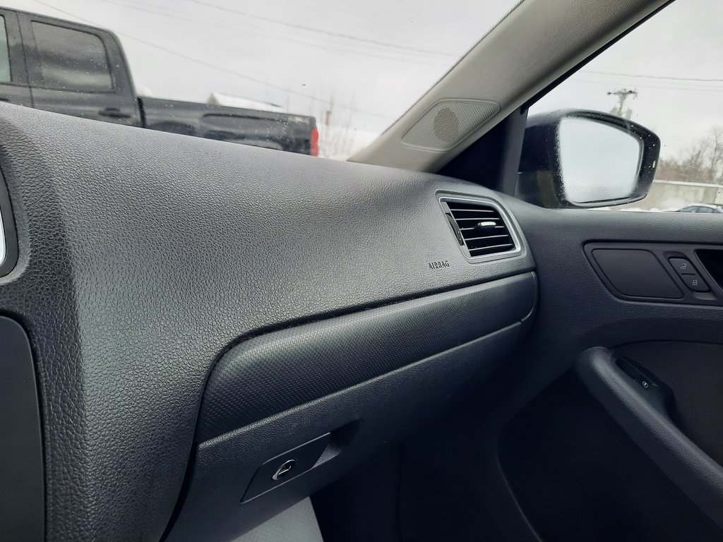 2011 Volkswagen Jetta Sedan Comfortline in Hebbville, Nova Scotia - 17 - w1024h768px