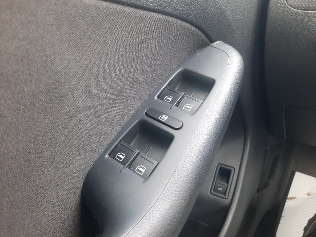 2011 Volkswagen Jetta Sedan Comfortline in Hebbville, Nova Scotia - 9 - w1024h768px