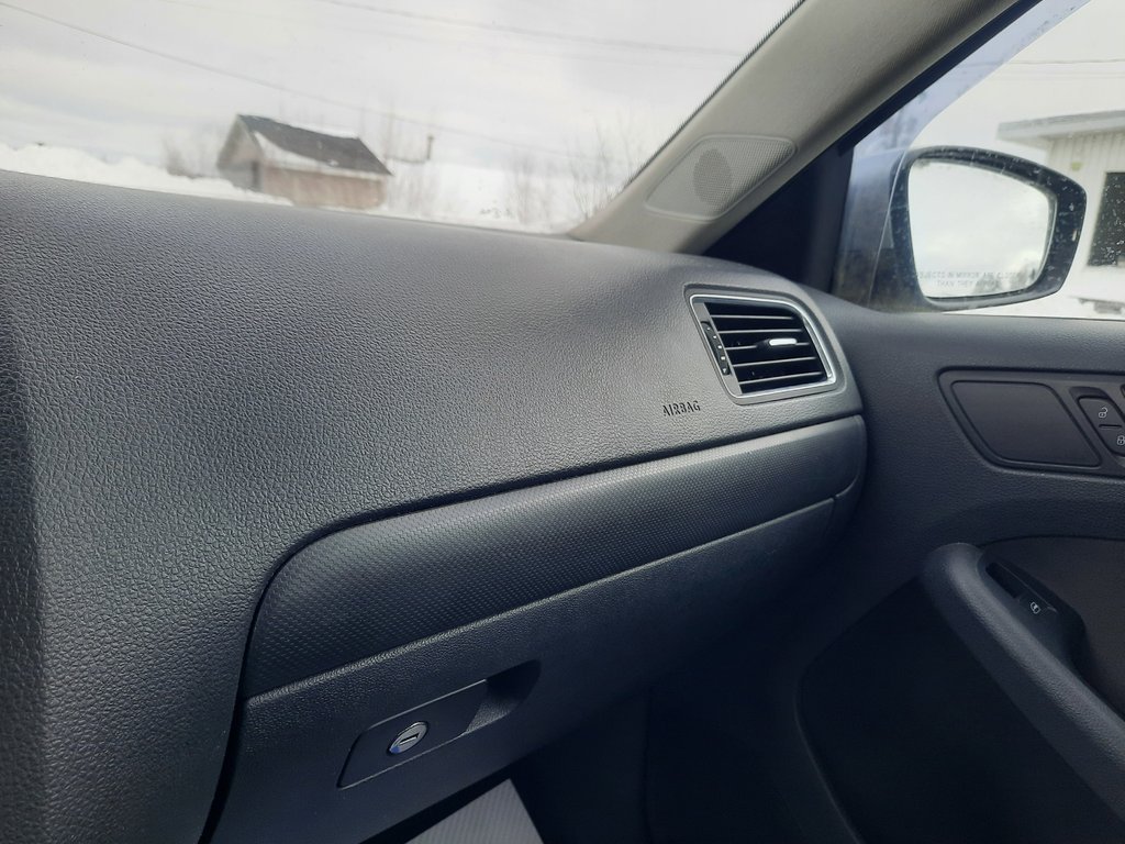 2011 Volkswagen Jetta Sedan Comfortline in Hebbville, Nova Scotia - 16 - w1024h768px