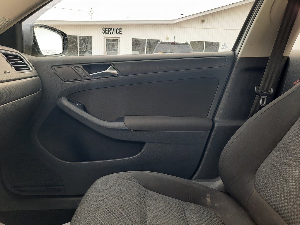 2011 Volkswagen Jetta Sedan Comfortline in Hebbville, Nova Scotia - 17 - w1024h768px