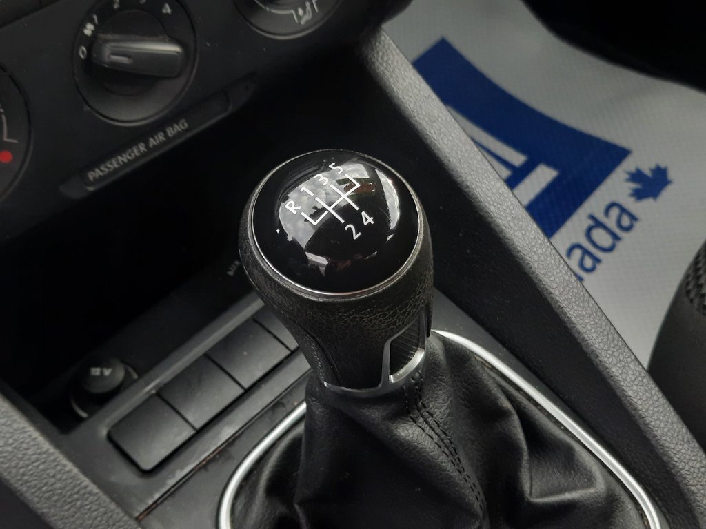 2012 Volkswagen Jetta Sedan Trendline in Hebbville, Nova Scotia - 14 - w1024h768px