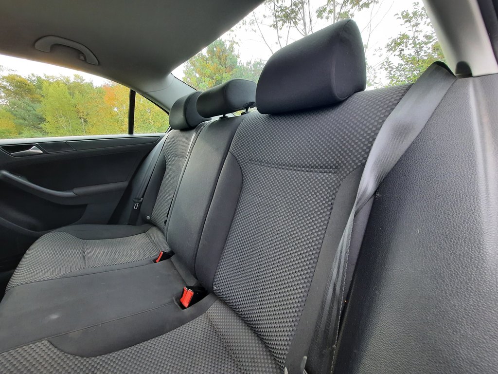 2012 Volkswagen Jetta Sedan Trendline in Hebbville, Nova Scotia - 19 - w1024h768px