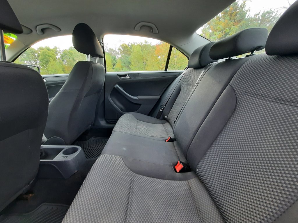 2012 Volkswagen Jetta Sedan Trendline in Hebbville, Nova Scotia - 20 - w1024h768px