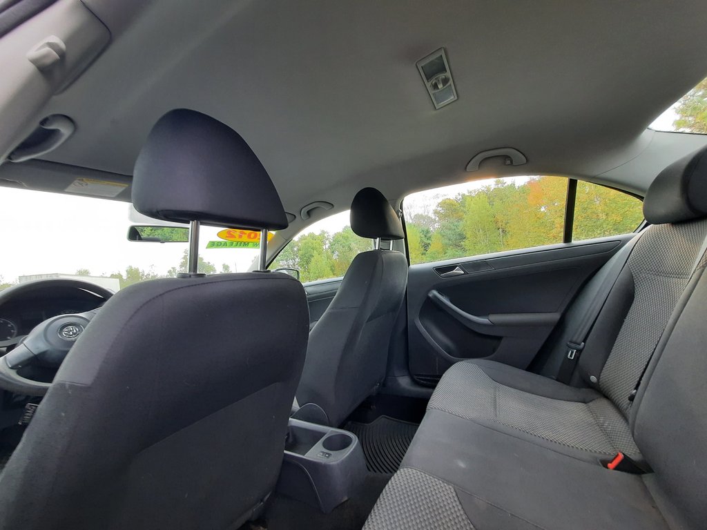 2012 Volkswagen Jetta Sedan Trendline in Hebbville, Nova Scotia - 21 - w1024h768px