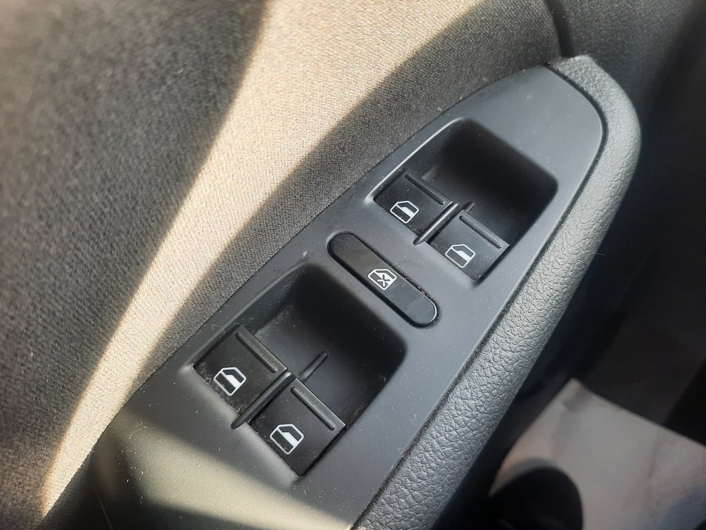 2012 Volkswagen Jetta Sedan Comfortline in Hebbville, Nova Scotia - 10 - w1024h768px