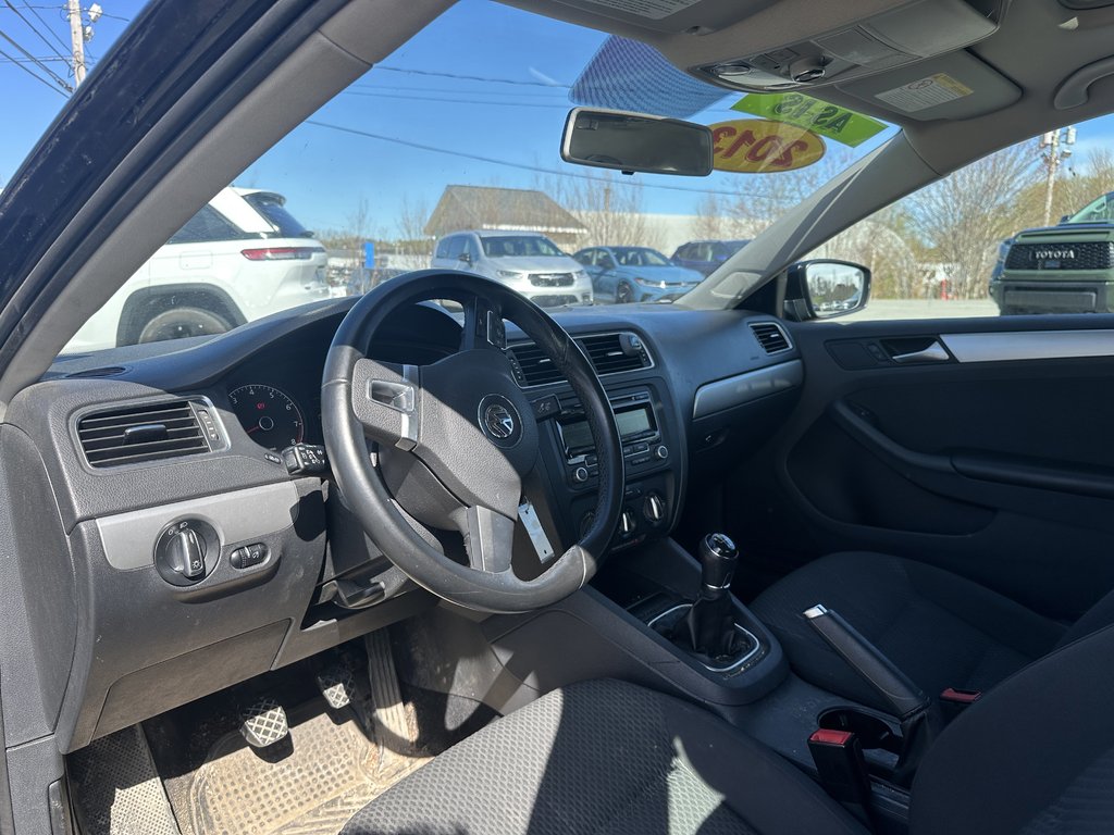 2013 Volkswagen Jetta Sedan Comfortline in Hebbville, Nova Scotia - 3 - w1024h768px