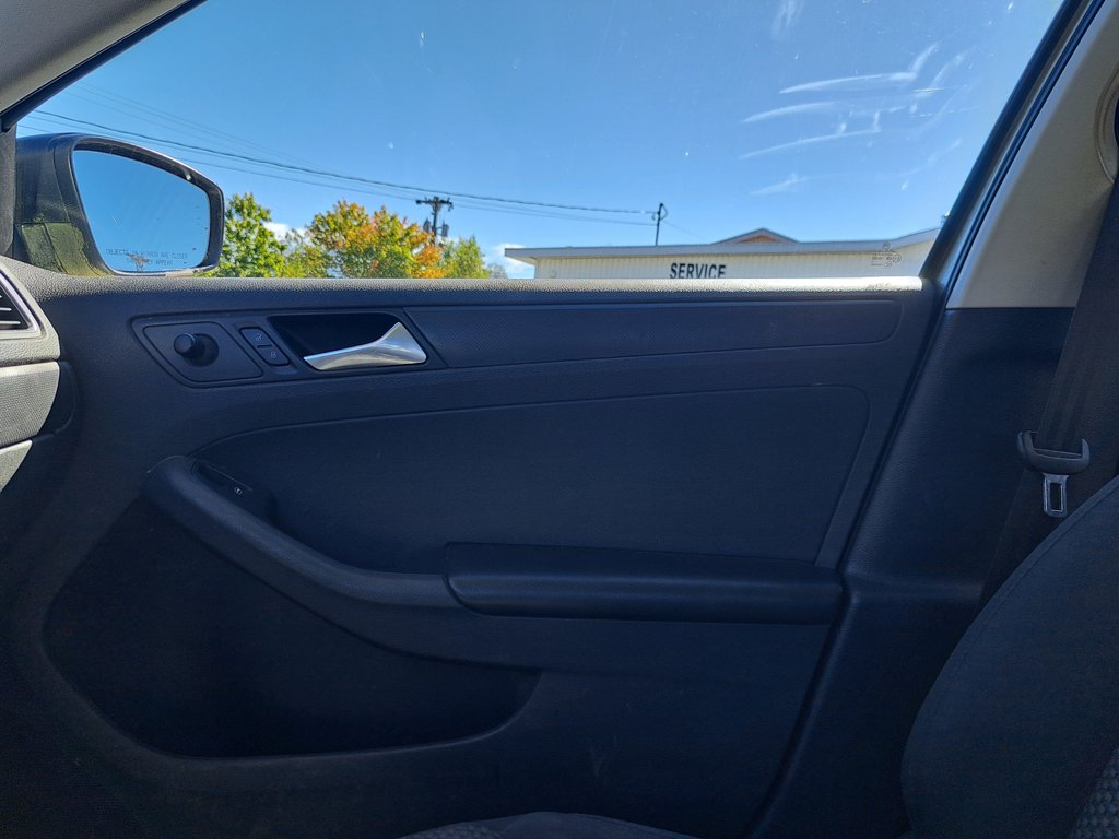 2013 Volkswagen Jetta Sedan Trendline in Hebbville, Nova Scotia - 17 - w1024h768px