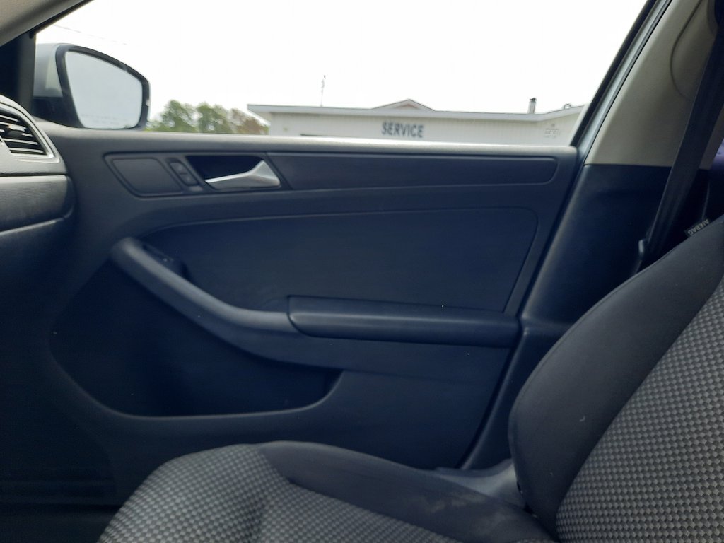 2014 Volkswagen Jetta Sedan Trendline+ in Hebbville, Nova Scotia - 17 - w1024h768px