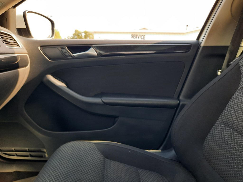 2015 Volkswagen Jetta Sedan Trendline+ in Hebbville, Nova Scotia - 20 - w1024h768px