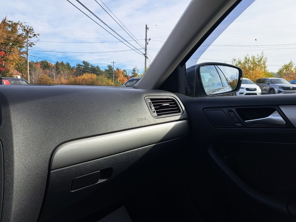 2015 Volkswagen Jetta Sedan Trendline in Hebbville, Nova Scotia - 19 - w1024h768px