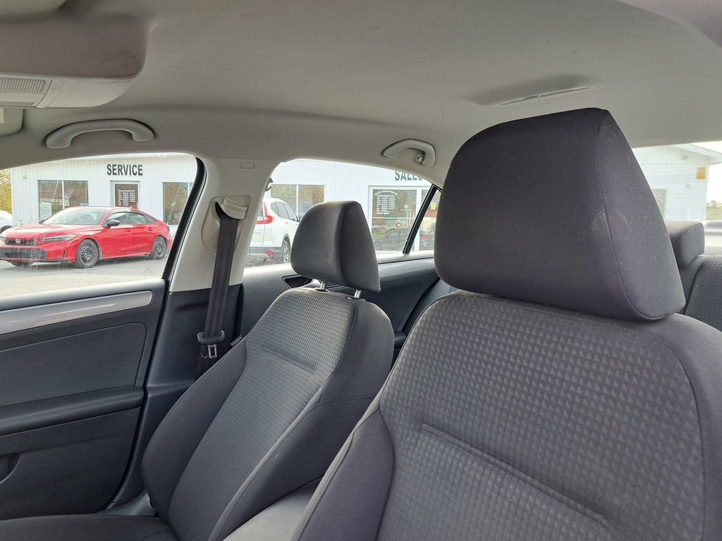 2015 Volkswagen Jetta Sedan Trendline in Hebbville, Nova Scotia - 4 - w1024h768px