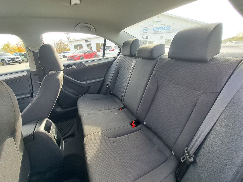2015 Volkswagen Jetta Sedan Trendline in Hebbville, Nova Scotia - 24 - w1024h768px