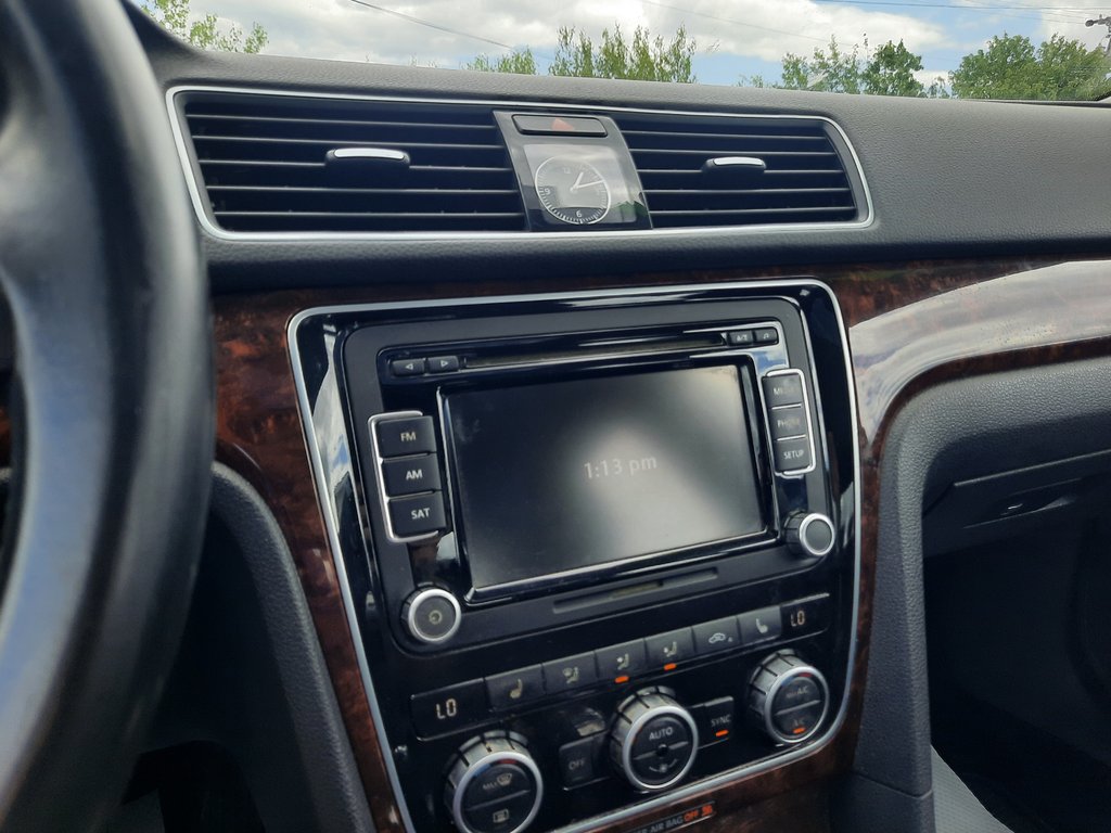 2013 Volkswagen Passat Highline in Hebbville, Nova Scotia - 13 - w1024h768px