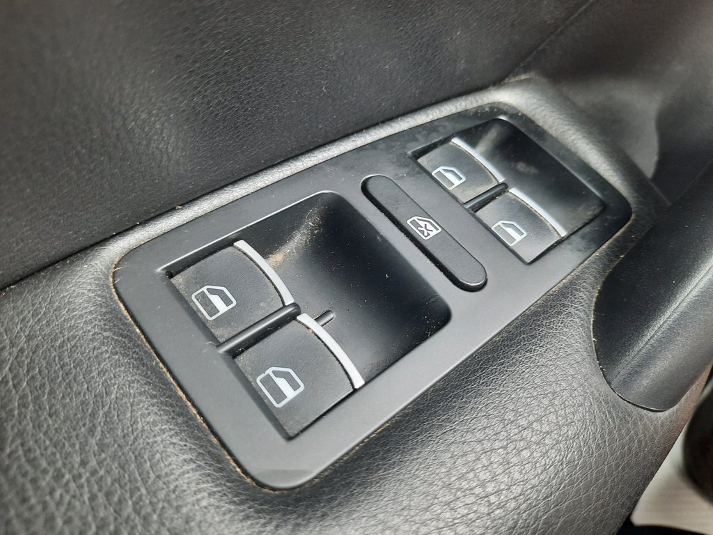 2013 Volkswagen Passat Highline in Hebbville, Nova Scotia - 10 - w1024h768px